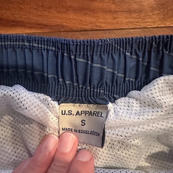 Us Apparel blue colorful small men’s swim trunks - Picture 4 of 4